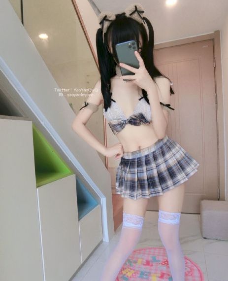 欧美舔丝袜脚视频_BD韩语影视在线观看